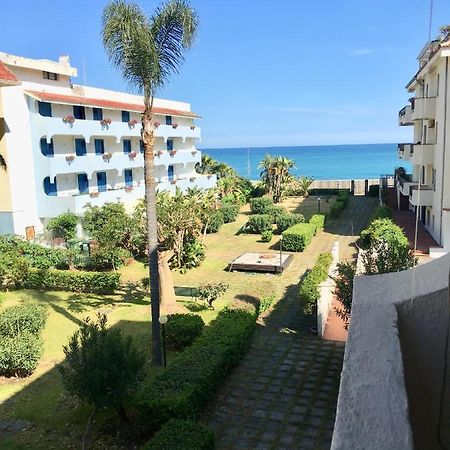 Baia Degli Dei - Living La Nike Appartement Giardini-Naxos Buitenkant foto