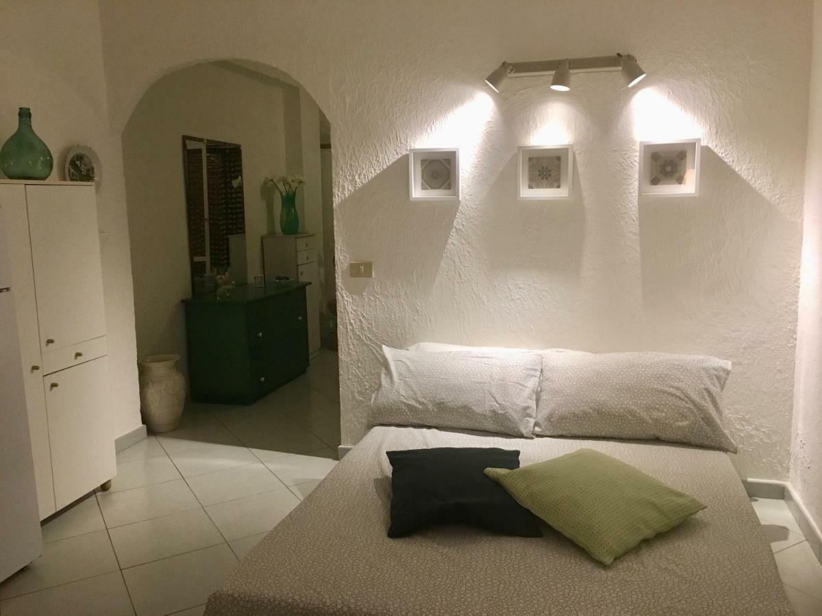 Baia Degli Dei - Living La Nike Appartement Giardini-Naxos Buitenkant foto