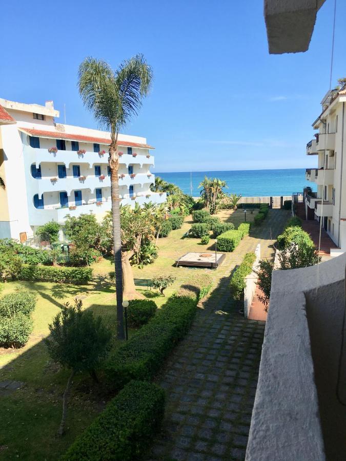 Baia Degli Dei - Living La Nike Appartement Giardini-Naxos Buitenkant foto